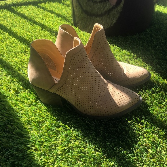 Steve Madden Ankle Boots, size 5.5 - Picture 2 of 5